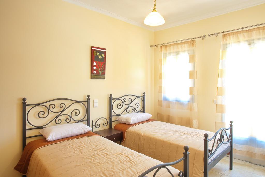 Villa Serene คามารี ภายนอก รูปภาพ